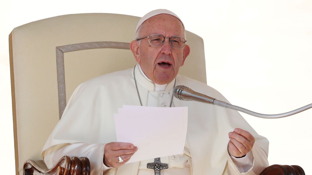 Pope Francis compares having an abortion to 'hiring a contract killer' Pope Francis compares having an abortion to 'hiring a contract killer'