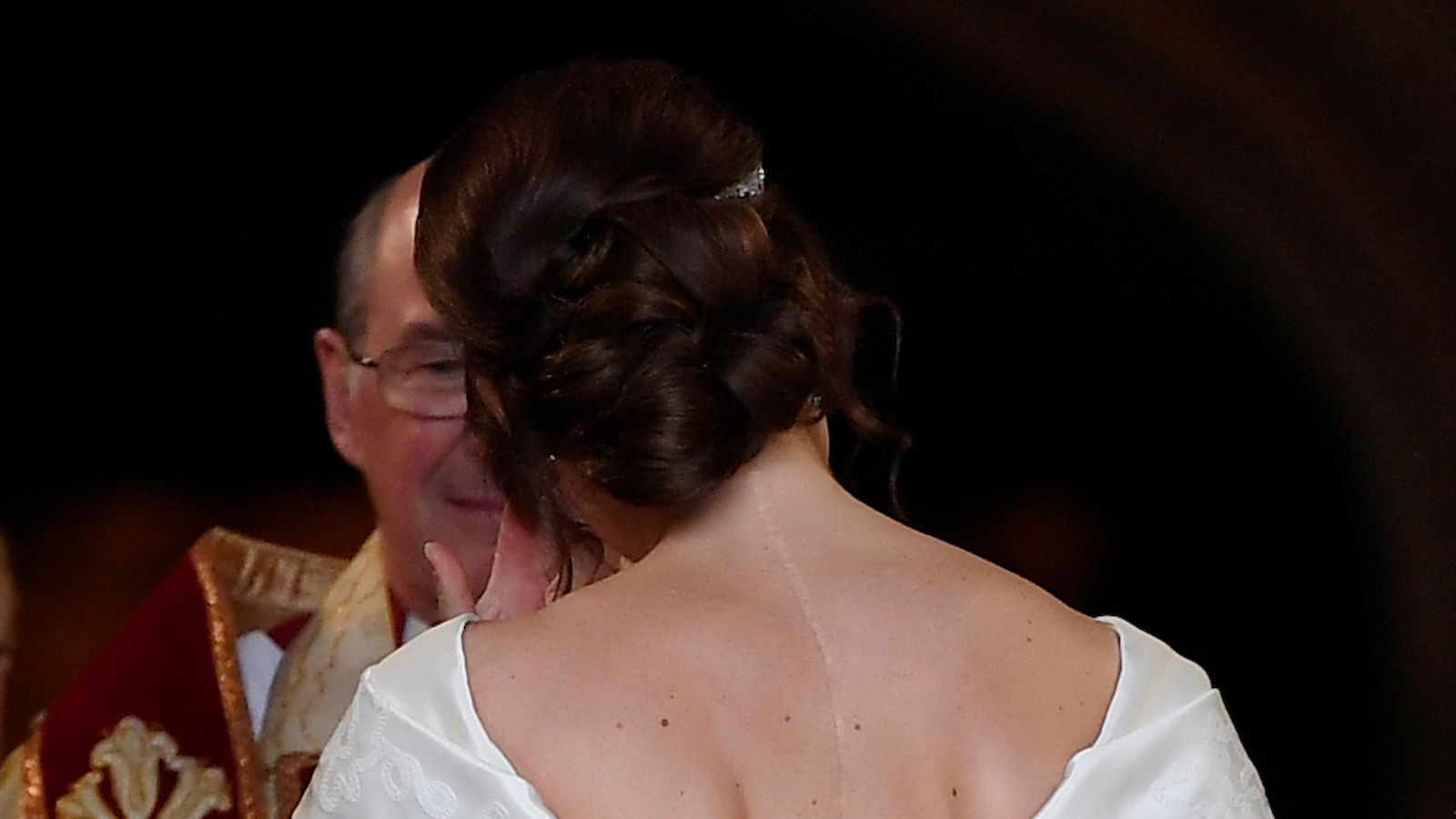 Princess Eugenie shows spinal surgery scar in wedding dress to