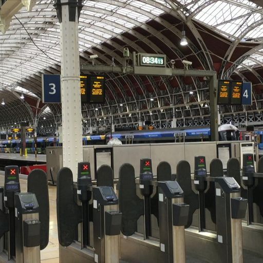 Paddington station closure Major disruption after power lines