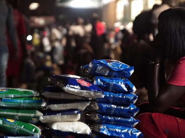 Zimbabwe S Worst Economic Crisis In A Decade Street Vendors Sell Zimbabwe S Worst Economic Crisis In A Decade Street Vendors Sell