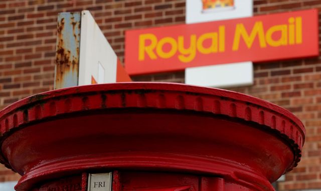 Royal Mail in legal bid to block national Christmas strike