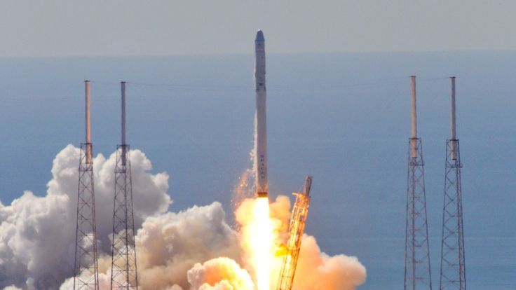 SpaceX&#39;s Falcon 9 exploded shortly after take-off in June 2015