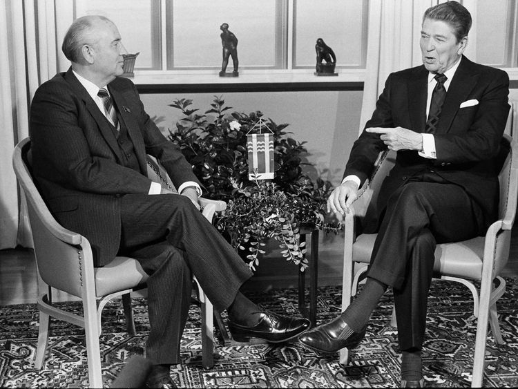 Soviet President Mikhail Gorbachev (L) and U.S. President Ronald Reagan begin their mini-summit talks in Reykjavik October 11, 1986