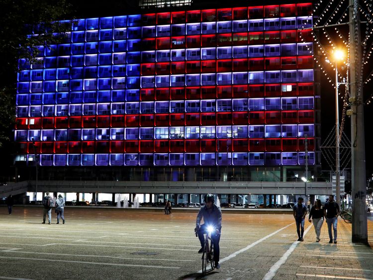 Municipality building in Tel Aviv is lit in the colours of the American flag in solidarity with the victims of the Pittsburgh synagogue attack