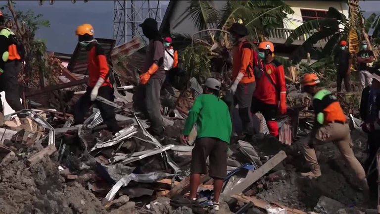 Indonesia Earthquake: Search And Rescue Called Off Despite 5,000 Still ...