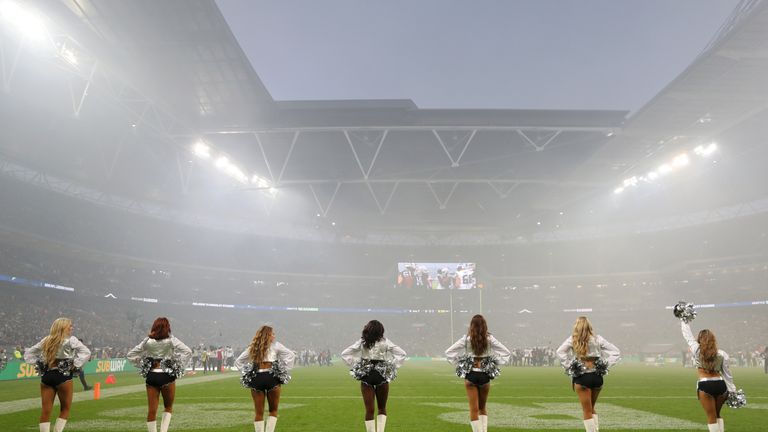 Lone San Francisco 49ers cheerleader takes the knee in protest at NFL game, London Evening Standard