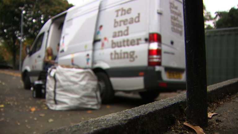 The food redistribution service "The Bread and Butter Thing" helps some families in Oldham