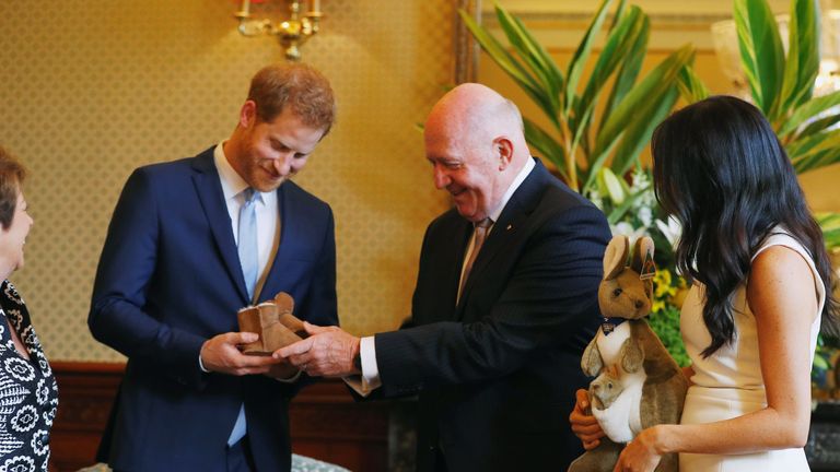 Harry and Meghan meet  Australia&#39;s Governor General Peter Cosgrove