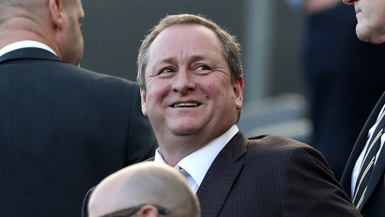 Newcastle manager Rafa Benitez fined £60k for praising referee