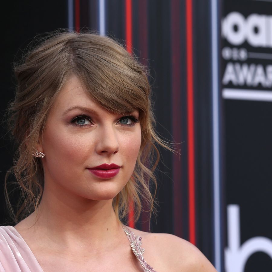 Taylor Swift at the Billboard Music Awards
