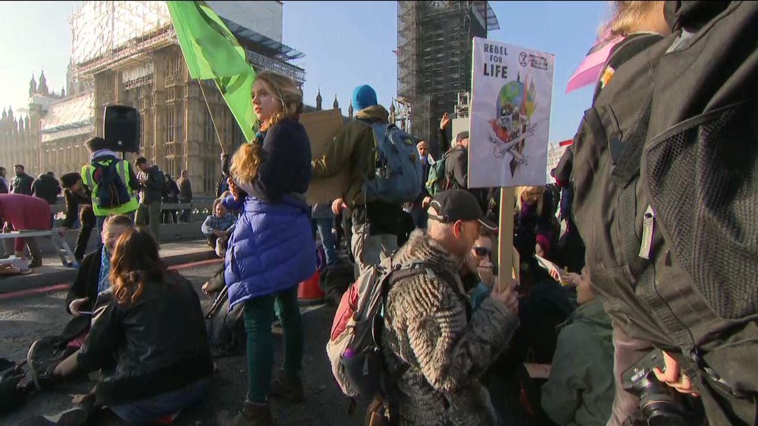 Leftist Protesters Block London Bridges over 'Climate Change' Leftist Protesters Block London Bridges over 'Climate Change'