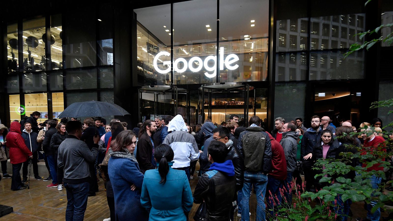 skynews-google-walkout-london_4472448.jp