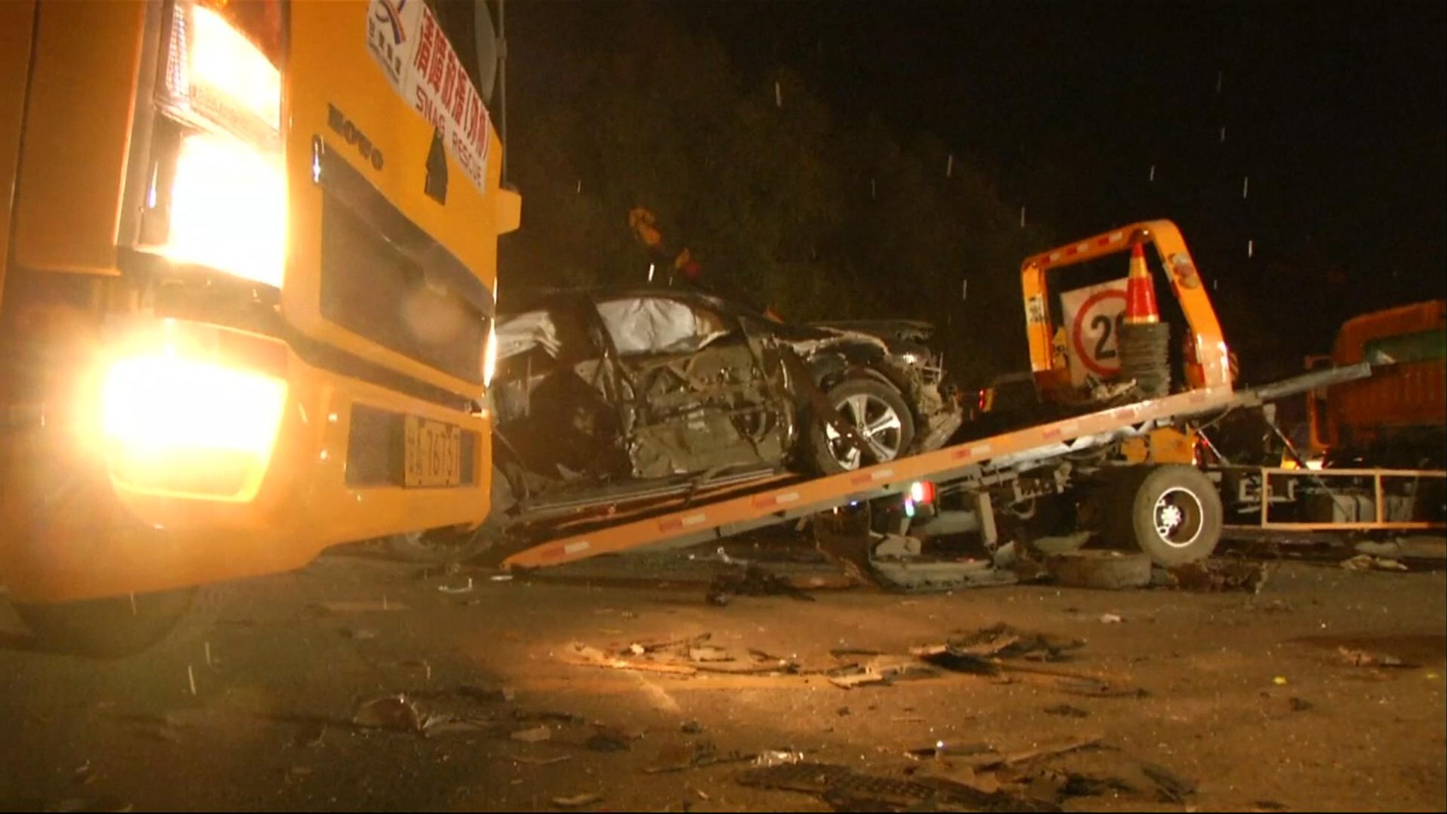 Fifteen people killed after lorry crashes into cars at toll booth in