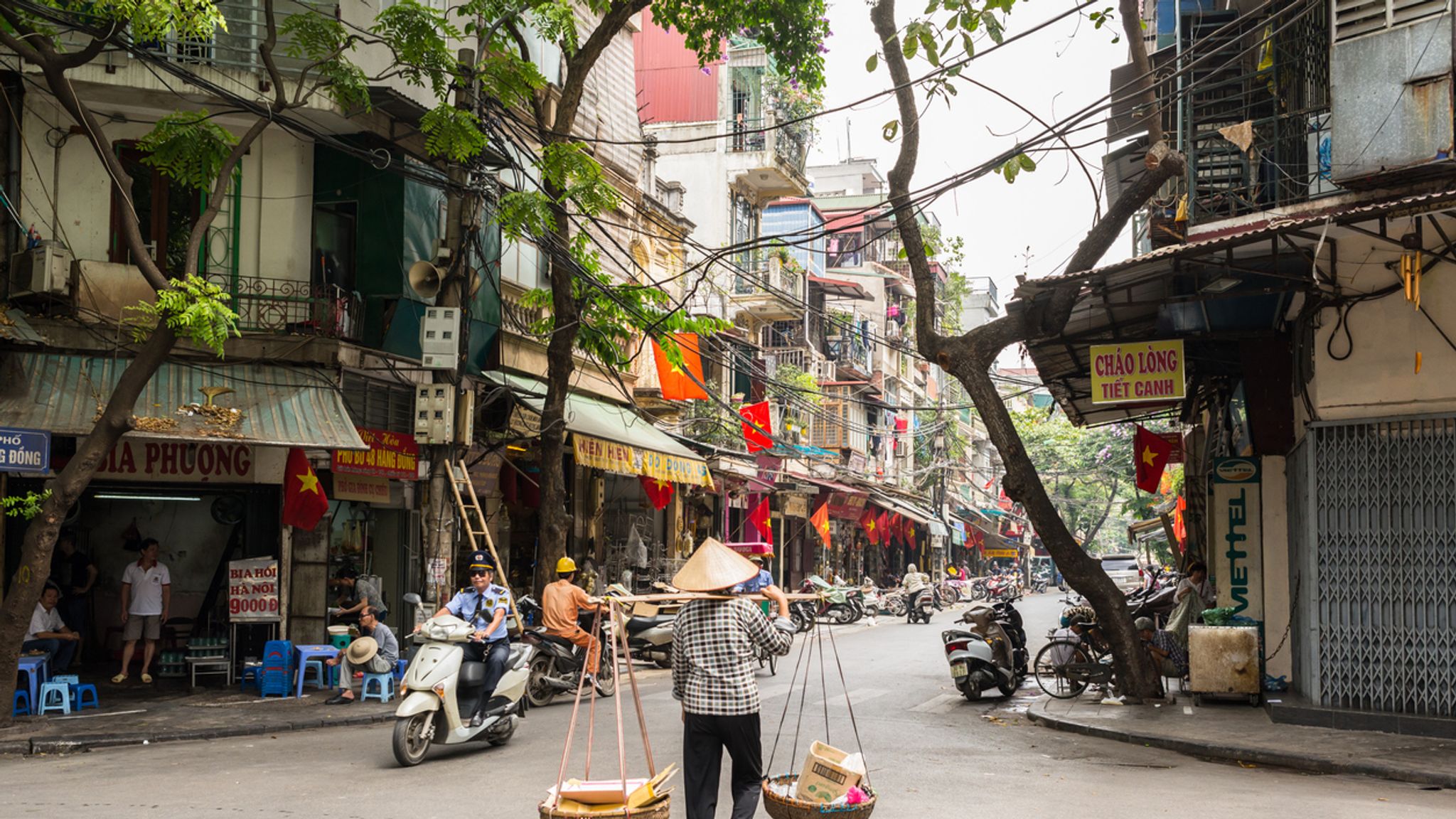 Street Life In Hanoi, Vietnam At Night Editorial Stock, 45% OFF