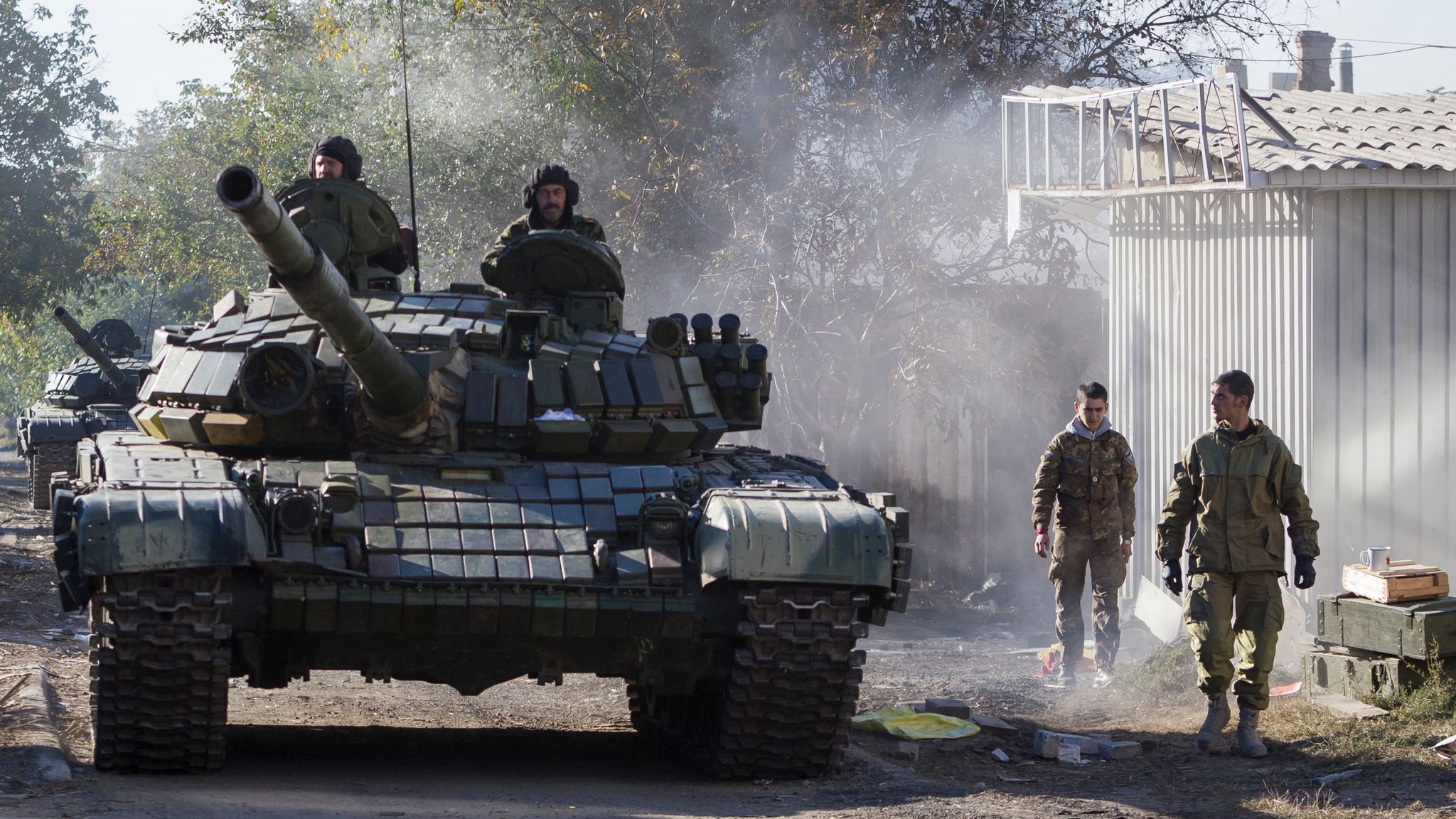 Russian tanks massing on Ukraine's border, president tells Sky News ...