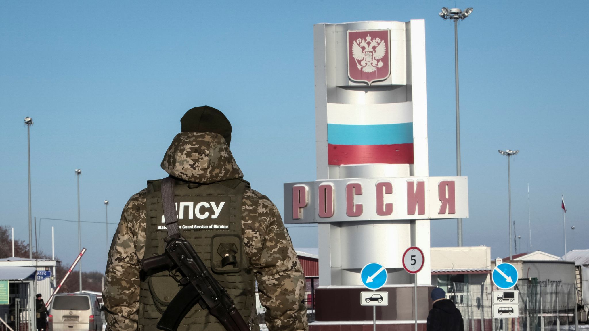 Ukraine Bans Russian Men From Entering Country Amid Invasion Fears ...