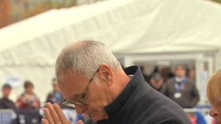 Claudio Ranieri pays respects at King Power Stadium