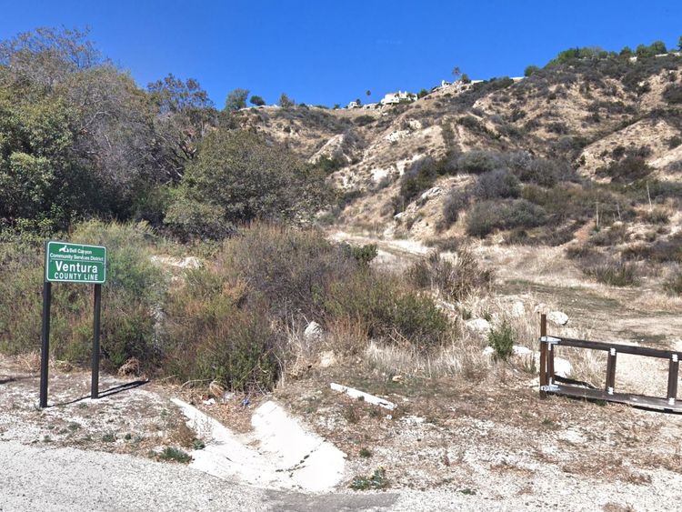 The scene on the border of Ventura County at Bel Canyon