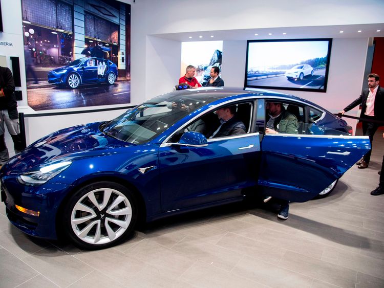 Elon Musk promised to make 5,000 Model 3 vehicles a week