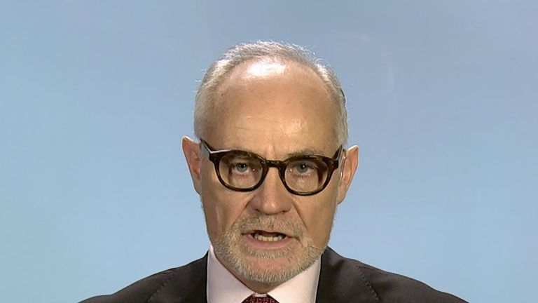 Tory MP and ERG member Crispin Blunt does not rate Theresa May&#39;s chances of having the draft Brexit agreement signed off by parliament very highly 