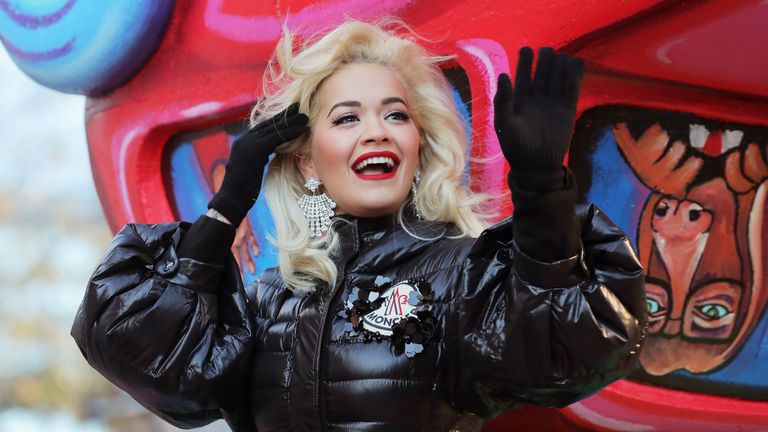 Rita Ora&#39;s performance was it by technical difficulties, Macy&#39;s says