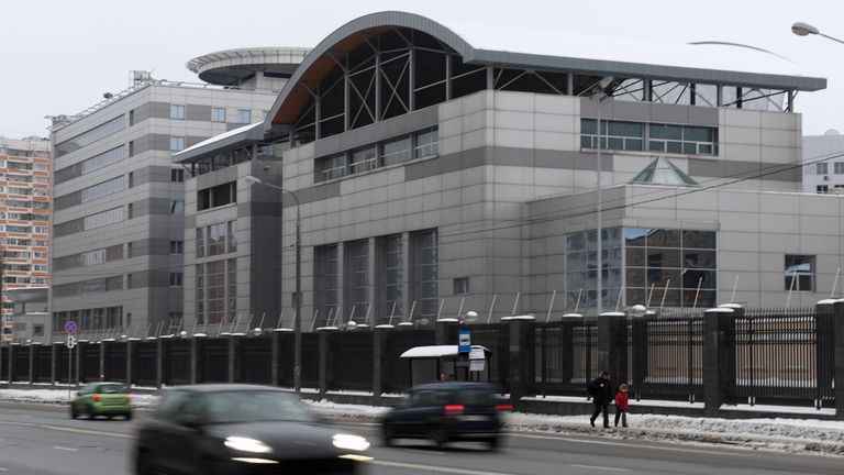 Cars drive past the headquarters of the Russian General Staff&#39;s Main Intelligence Department (GRU) in Moscow on December 30, 2016. Russia&#39;s foreign ministry has requested President Vladimir Putin turf out 35 American diplomats from the country in a tit-for-tat response to a similar move by Washington over hacking allegations, Moscow&#39;s top diplomat said on December 30, 2016. &#39;Russia&#39;s foreign ministry... has requested that the Russian president approve declaring as personae non gratae 31 employee