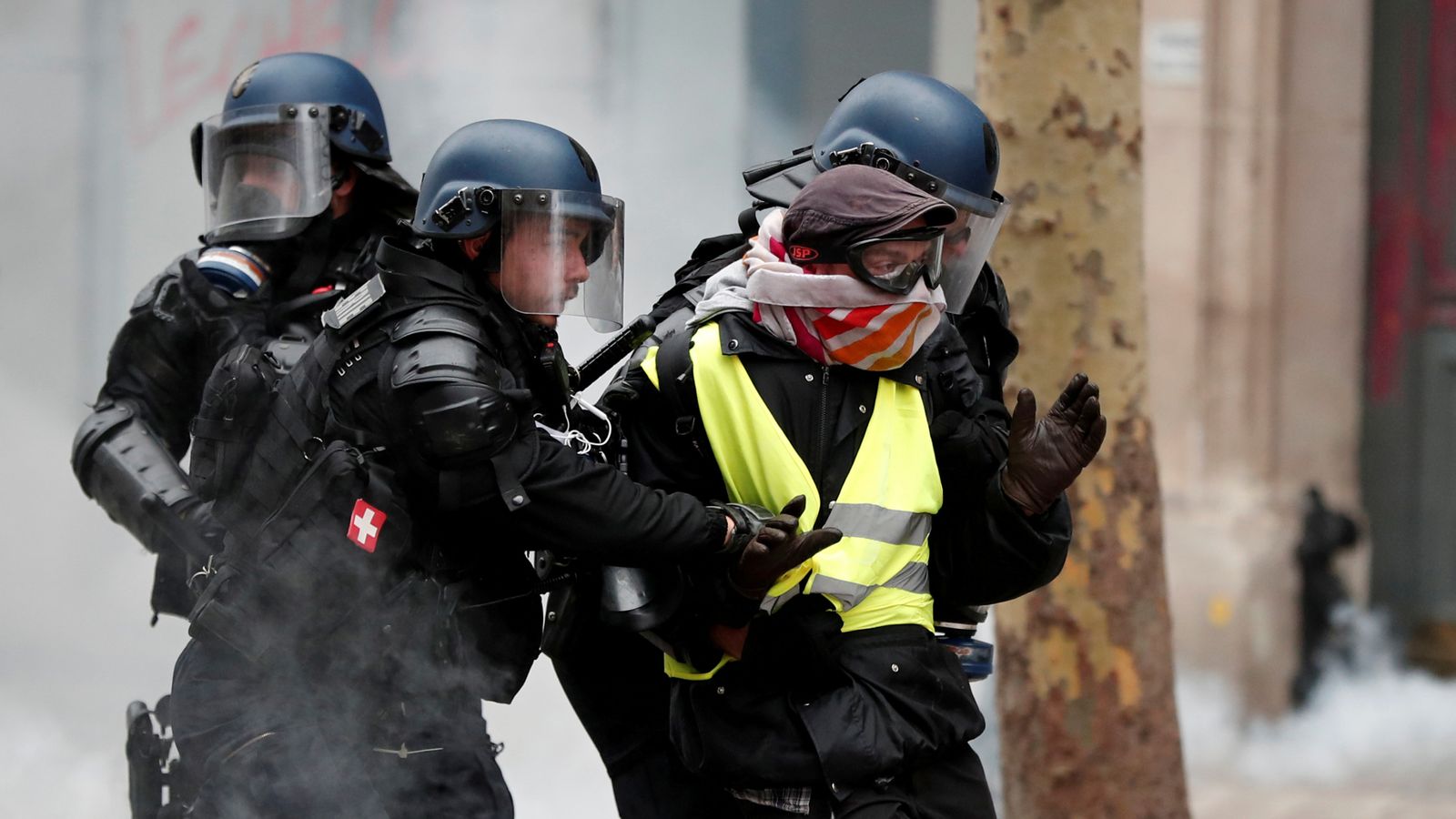 1723 Arrested In Yellow Vest Protests In France World News Sky News 7483