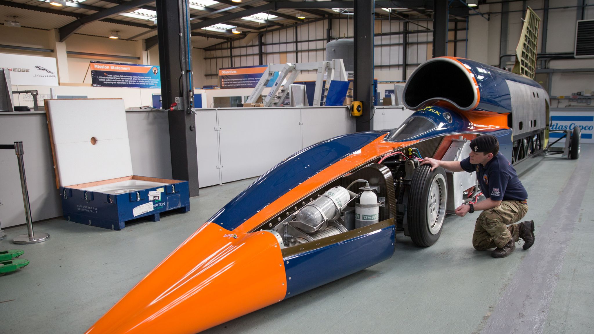 Сверхзвуковой автомобиль Bloodhound SSC