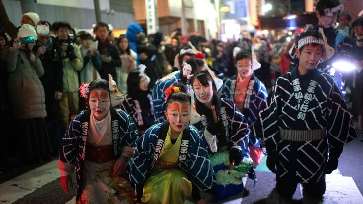 The traditional Oji Fox Parade, which tells a story of how foxes from all over the Kanto region would gather beneath a large tree on New Year's Eve in the area where Tokyo now stands