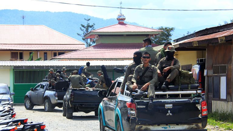 Indonesian Mobile Brigade Police go to Nduga where workers are believed to have been shot by rebels