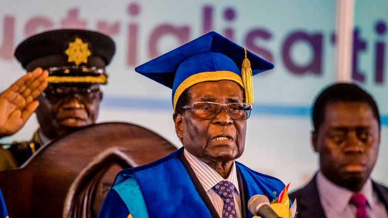 Robert Mugabe delivers a speech during a graduation ceremony at the Zimbabwe Open University in Harare, 2017