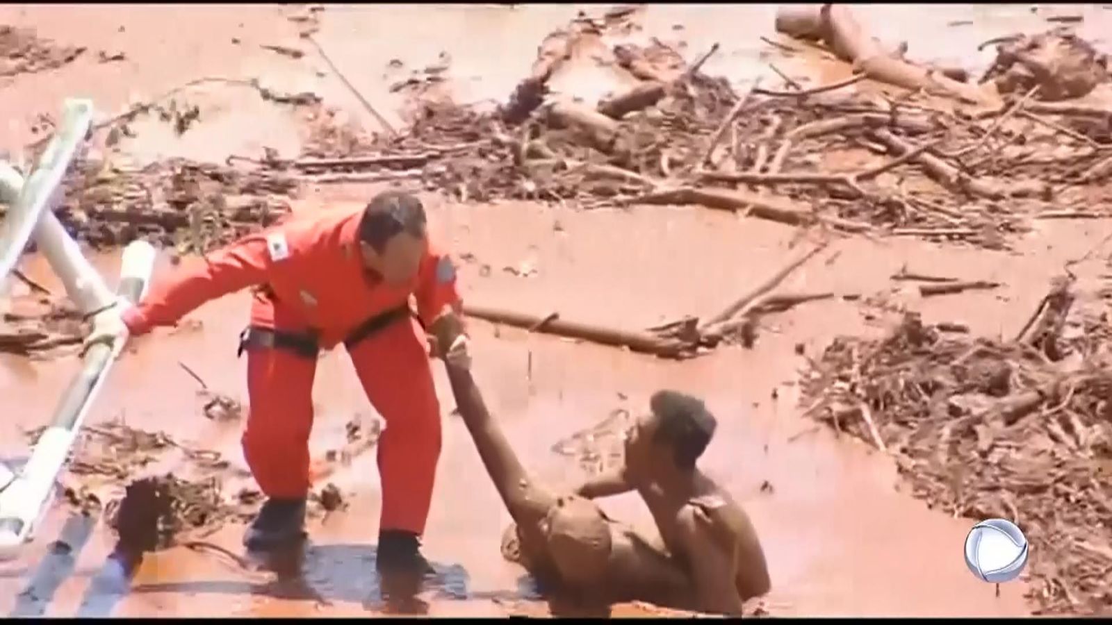 Brazil dam burst 40 killed and 300 missing as mud engulfs town World