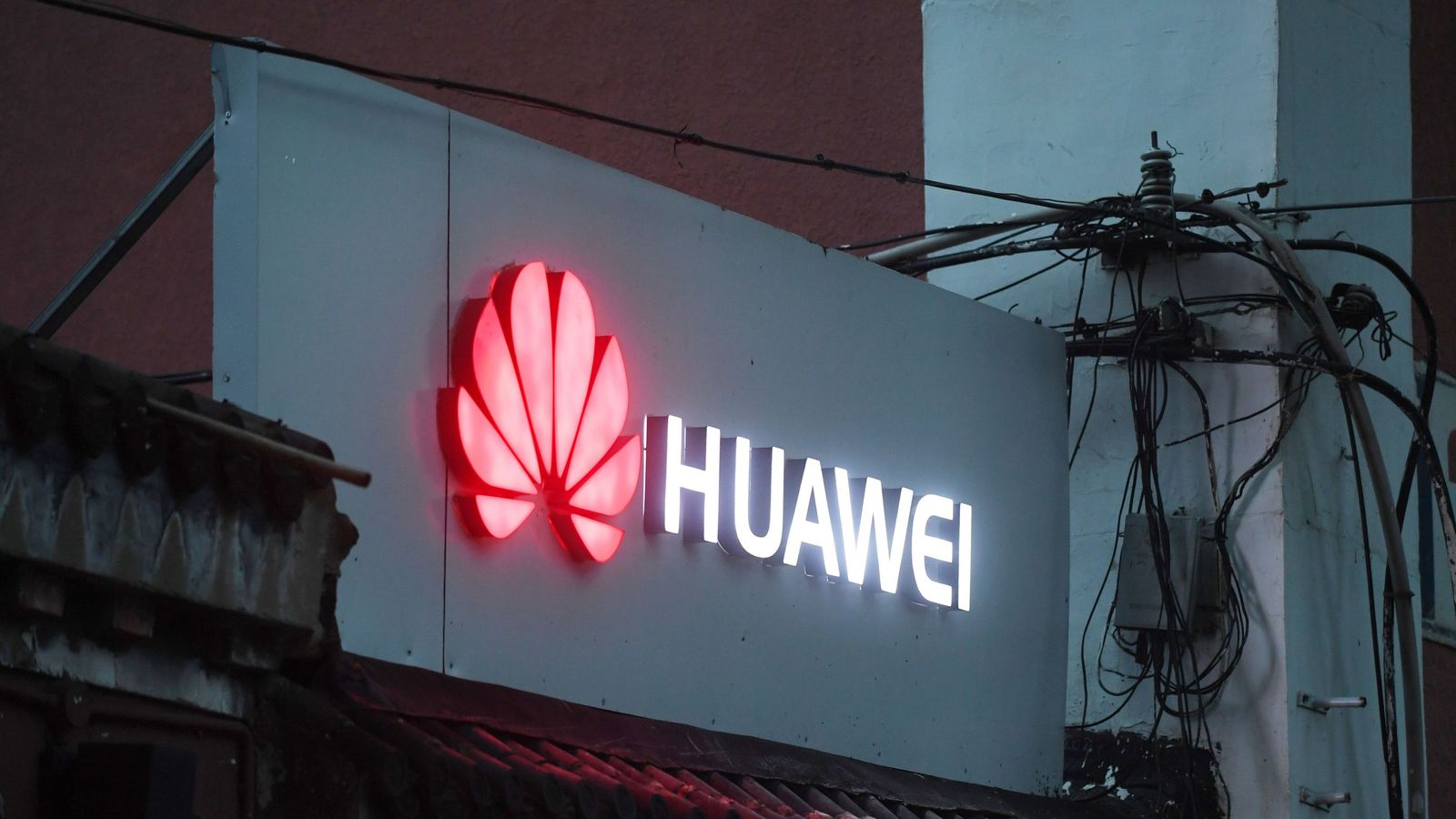 Huawei Charged With Stealing T Mobile Secrets And Breaking Iran Sanctions Science And Tech News 