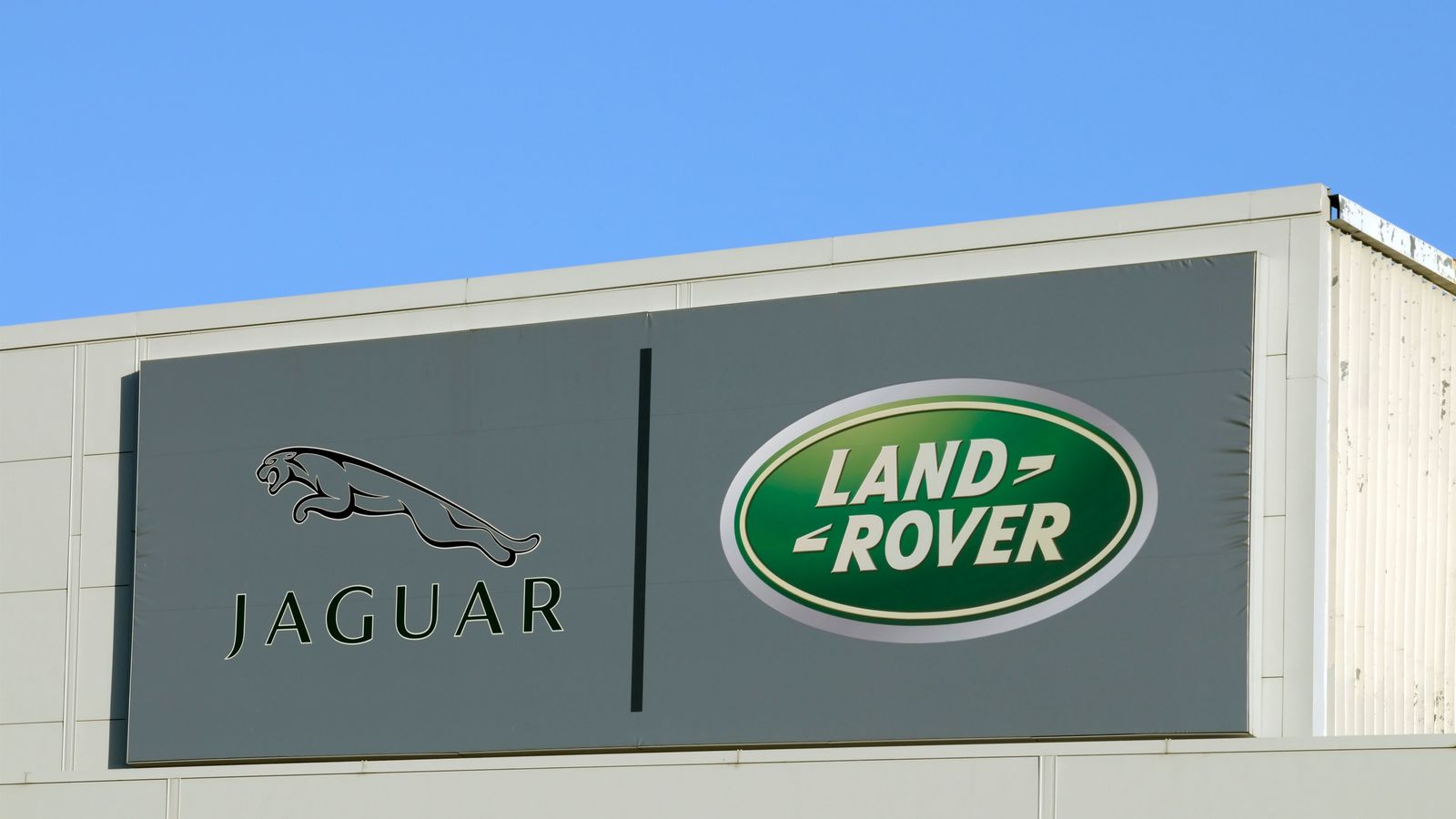 Jaguar Land Rover ще използва повторно батериите на своите автомобили за съхраняване на електроенергия от националната мрежа
