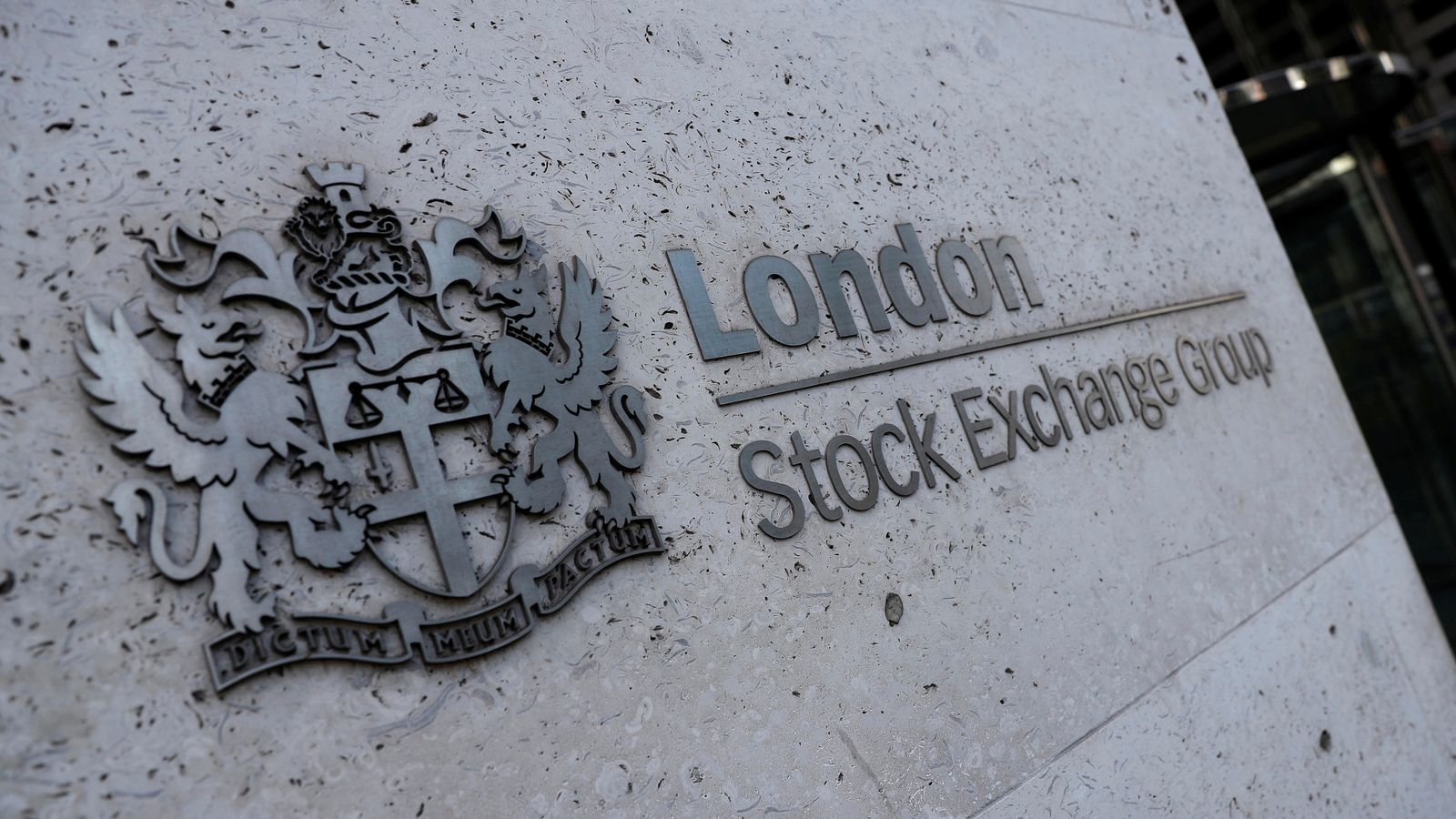 London Stock Exchange trading resumes after technical glitch delays opening | Breaking News News