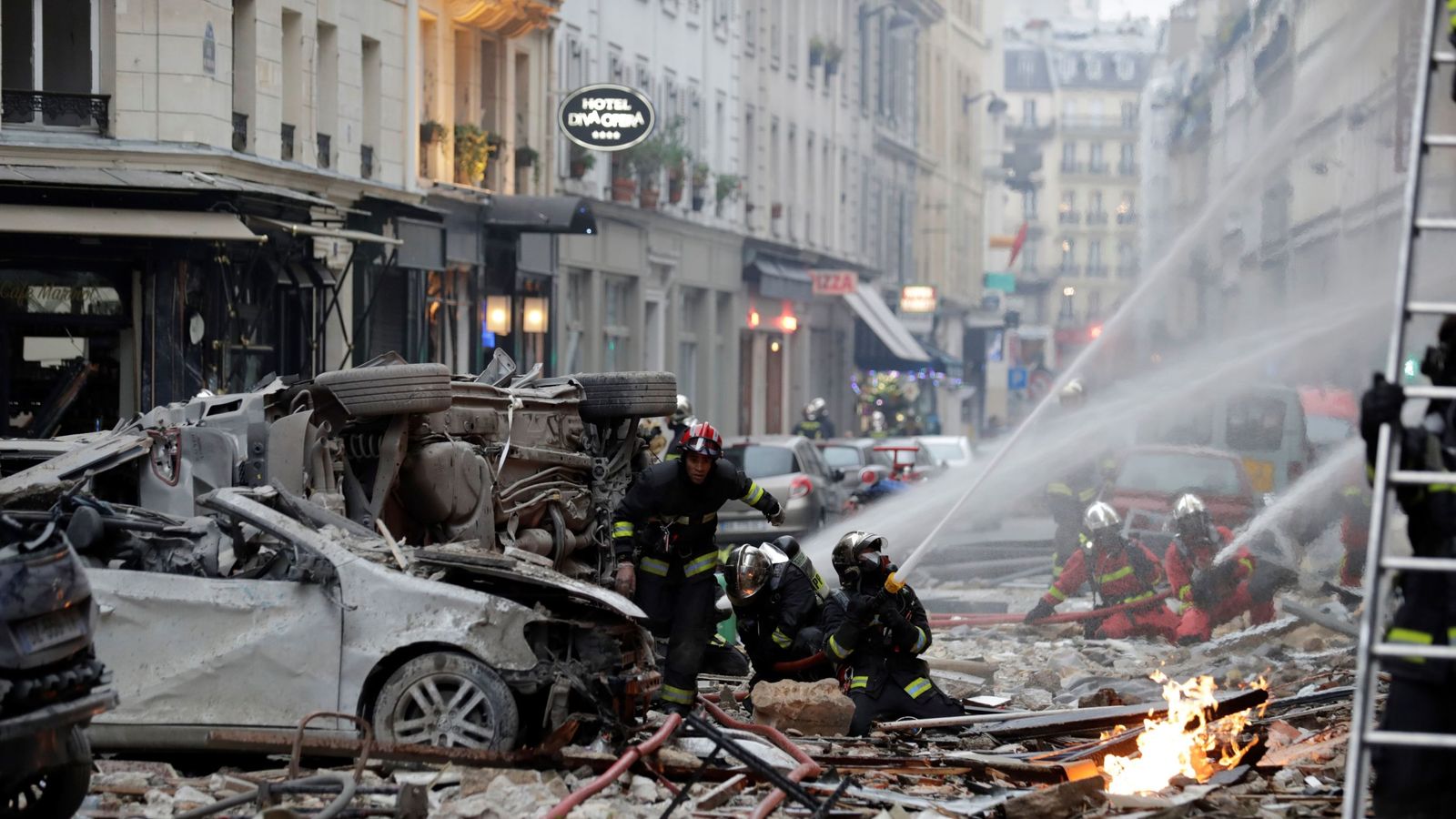 Four people killed after gas explosion in Paris