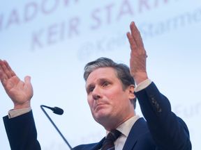 Ο γραμματέας Shadow Brexit Sir Keir Starmer επέστησε την ευθυμία του όταν είπε ότι μια δεύτερη ψηφοφορία πρέπει "  παραμείνει μια επιλογή