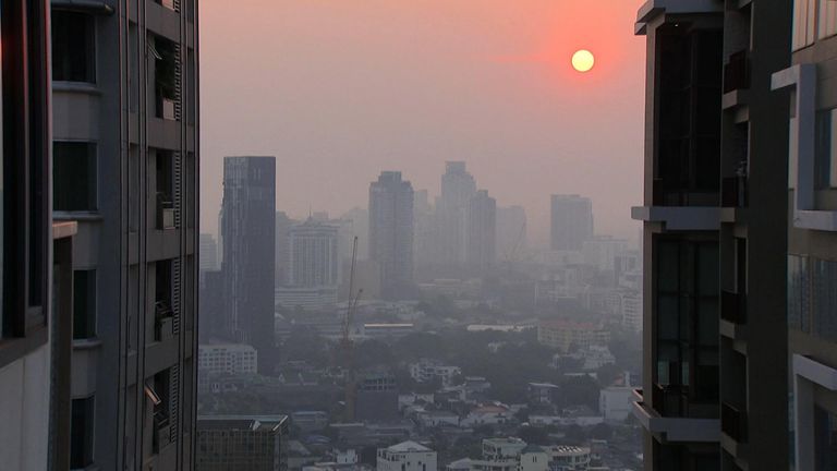 Bangkok&#39;s pollution is at crisis level