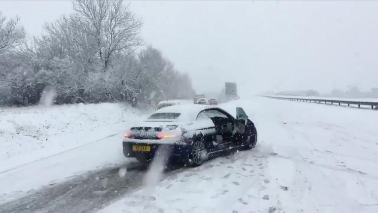 A30 disrupted by heavy snow 
