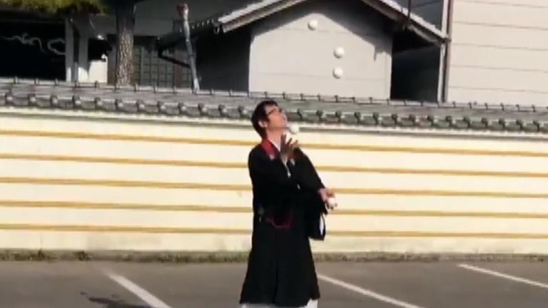 Monk shows off by juggling