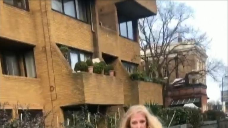 Woman shouts at Brazilians in London &#39;Speak English when you walk these streets&#39;