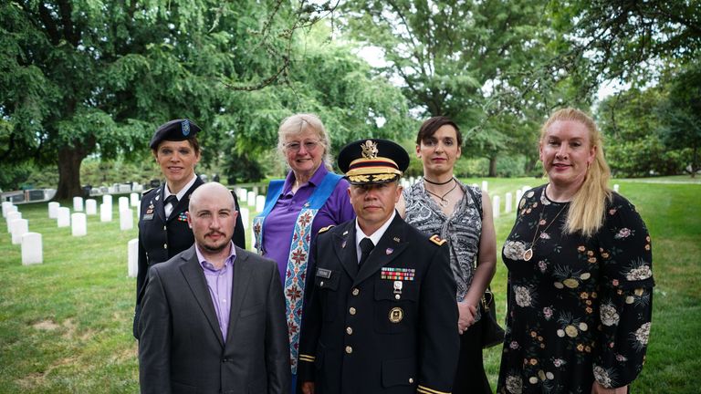 Transgender veterans defied Donald Trump&#39;s policy to lay a wreath on the Tomb of the Unknown Soldier in June 2018