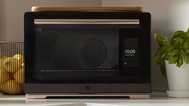 The oven comes equipped with a camera that works with a mobile app. Pic: Whirlpool