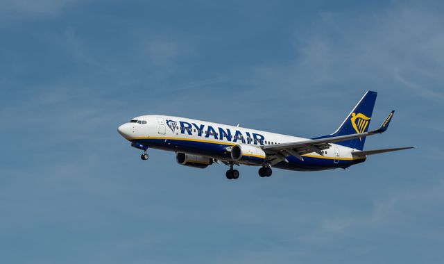 Ryanair flight from Glasgow to Malaga diverted after 'fist fight in aisle' Ryanair flight from Glasgow to Malaga diverted after 'fist fight in aisle'