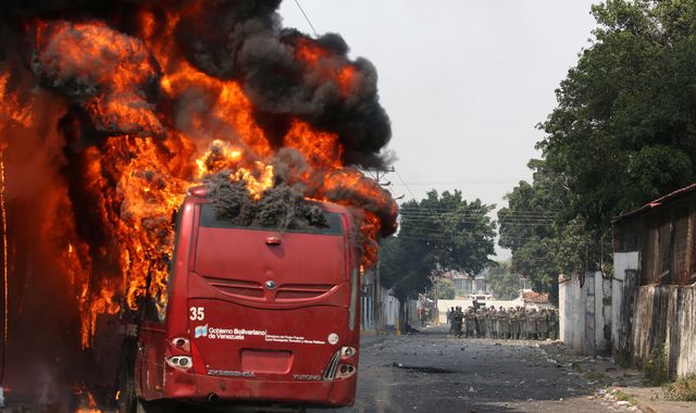 Running battles on Venezuela border over aid after Branson concert as soldiers quit posts