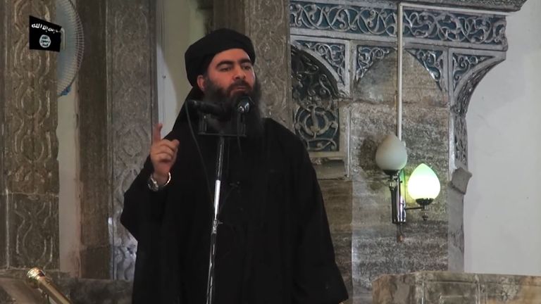 Der Führer des Islamischen Staates (ISIS), Abu Bakr al-Baghdadi, spricht mit seinen Anhängern in einer Moschee in Mosul