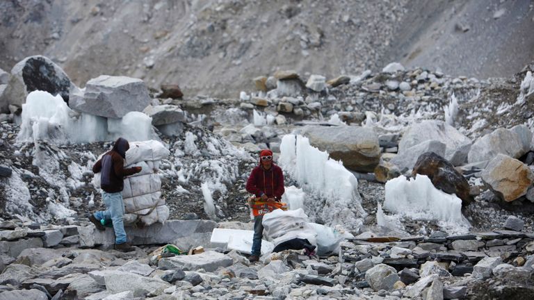 Mount Everest base camp in Tibet closed by China to tourists over ...