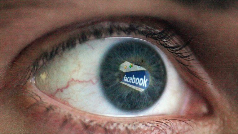 LONDON, ENGLAND - MARCH 25: In this photo illustration the Social networking site Facebook is reflected in the eye of a man on March 25, 2009 in London, England. The British government has made proposals which would force Social networking websites such as Facebook to pass on details of users, friends and contacts to help fight terrorism. (Photo by Dan Kitwood/Getty Images)
