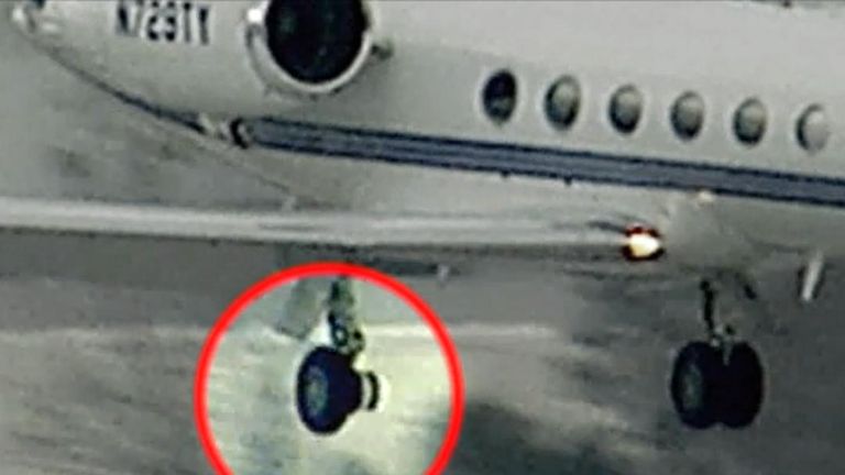 Jennifer Aniston&#39;s plane forced to make emergency landing