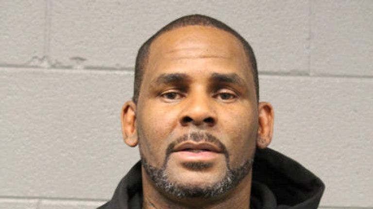 R Kelly Pleads Not Guilty To Sex Trafficking Charges Us News Sky News